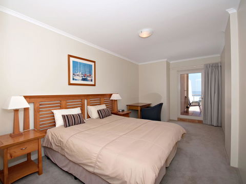 Messines Street, Breakwater Apartment, 104 - Maitland Accommodation 5