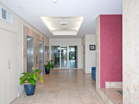 Messines Street, Breakwater Apartment, 104 - Maitland Accommodation 14