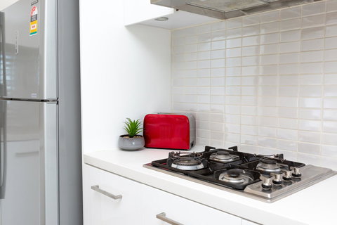 Brand New Executive Apartment - Maitland Accommodation 7