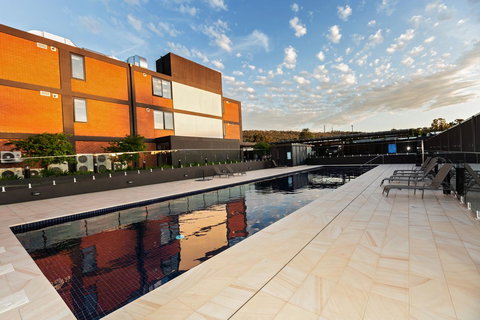 Brand New Executive Apartment - Maitland Accommodation 24