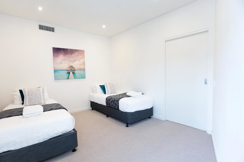 Brand New Executive Apartment - Maitland Accommodation 15