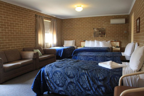 Grand Manor Motor Inn - Maitland Accommodation 1