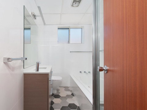 Victoria Parade, Kiah, Unit 10, 53 - Maitland Accommodation 11