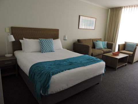BASE Holidays - Ettalong Beach Premium Apartments - Maitland Accommodation 11