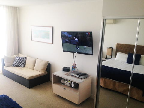 BASE Holidays - Ettalong Beach Premium Apartments - Maitland Accommodation 32