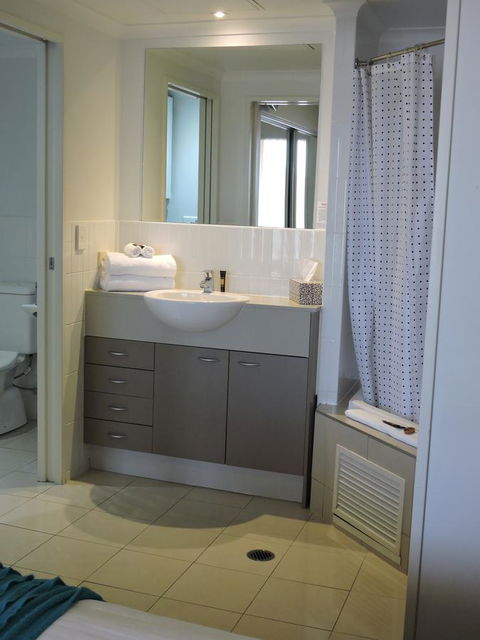 BASE Holidays - Ettalong Beach Premium Apartments - Maitland Accommodation 8