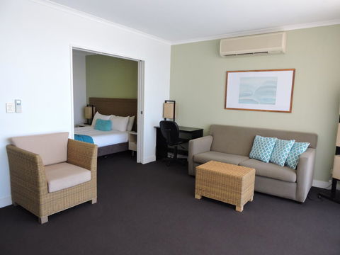 BASE Holidays - Ettalong Beach Premium Apartments - Maitland Accommodation 9