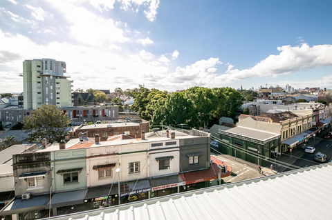 The Urban Newtown - Maitland Accommodation 17