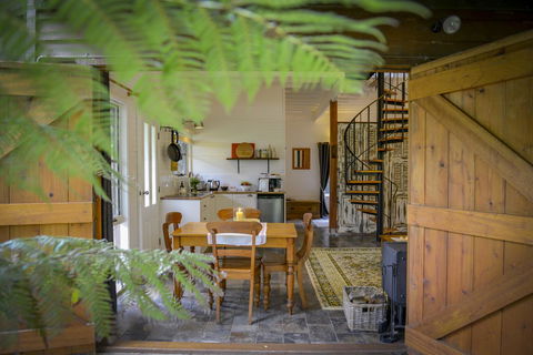 Arcadia - The Barn Cottage & Rosehill Cottage - Maitland Accommodation 9