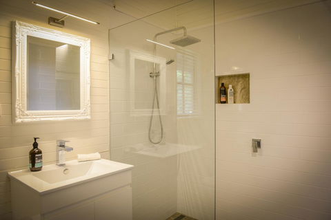 Arcadia - The Barn Cottage & Rosehill Cottage - Maitland Accommodation 11