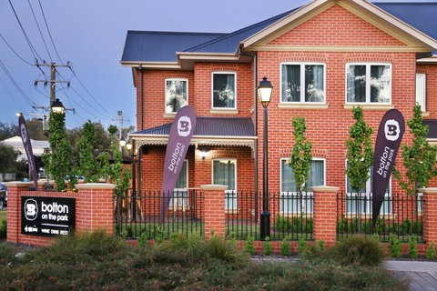 Best Western Plus Bolton On The Park - Maitland Accommodation 1