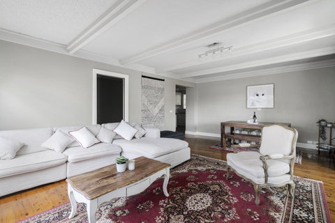 The Spa Cottage With HotTub, Netflix & Stan - Maitland Accommodation 16