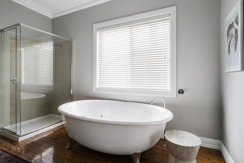 The Spa Cottage With HotTub, Netflix & Stan - Maitland Accommodation 19