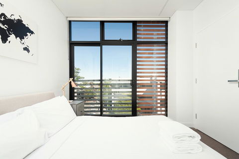 Newtown's Best Designer Apartment - Maitland Accommodation 8