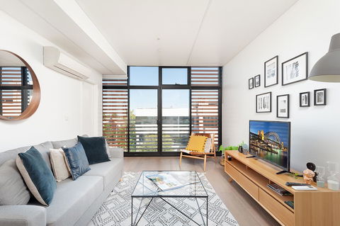 Newtown's Best Designer Apartment - Maitland Accommodation 0