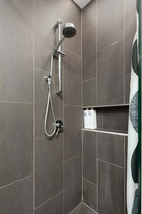 Newtown's Best Designer Apartment - Maitland Accommodation 4