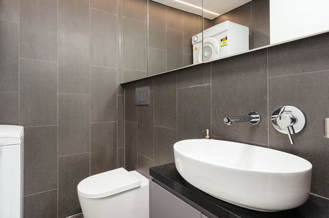 Newtown's Best Designer Apartment - Maitland Accommodation 3