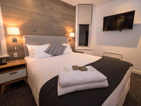 Crown Hotel Surry Hills - Maitland Accommodation 2