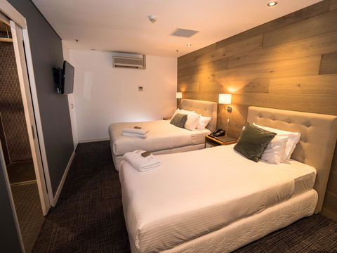 Crown Hotel Surry Hills - Maitland Accommodation 10