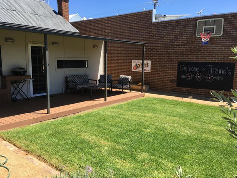 Thelma's Temora - Maitland Accommodation 11