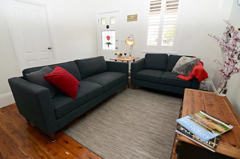 Thelma's Temora - Maitland Accommodation 6