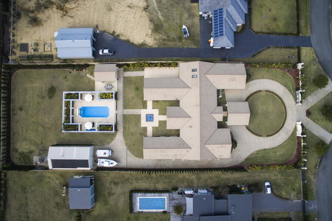 One Mile Mansion - Private Coastal Retreat FREE FAMILY ADVENTURE PASS - Maitland Accommodation 21