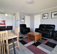 Beachfront 3 25 Willow Street - Maitland Accommodation