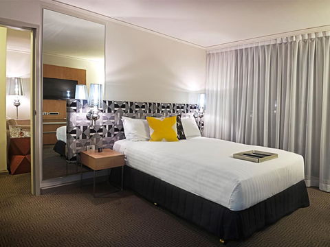 QT Canberra - Maitland Accommodation 8