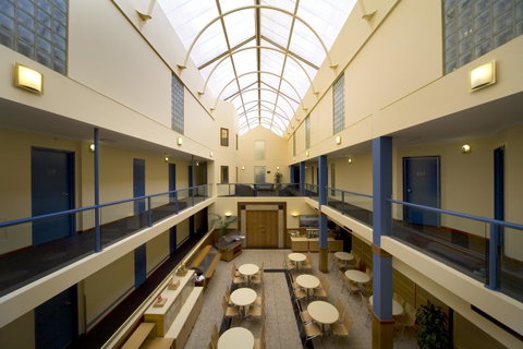 Madison Capital Executive Apartments - Maitland Accommodation 2