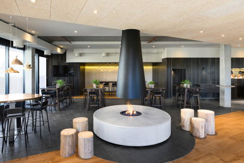 Burbury Hotel - Maitland Accommodation 2