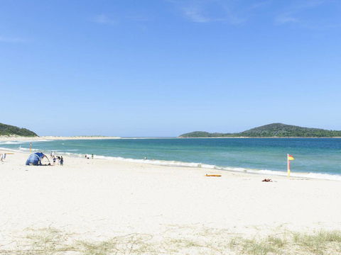 Bombora @ Fingal Bay - Maitland Accommodation 1