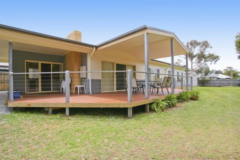 Boston Beach House 46 - Maitland Accommodation 0