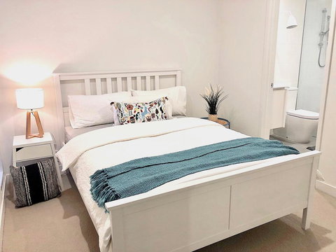 BPM Brighton APT With Garden LG2 - Maitland Accommodation 0