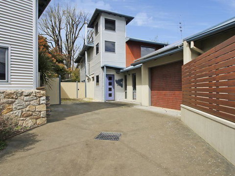 Breakaway Bright - Superb Townhouse - Maitland Accommodation 0