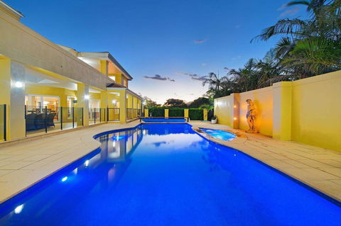 Bridgewings Lighthouse Beach - Maitland Accommodation 0