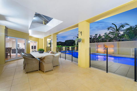 Bridgewings Lighthouse Beach - Maitland Accommodation 2