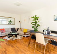Bright and spacious apartment near Bronte beach - Maitland Accommodation