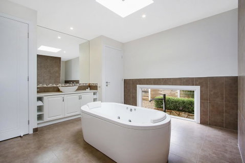 Bright Bliss - Luxury Guesthouse - Maitland Accommodation 3