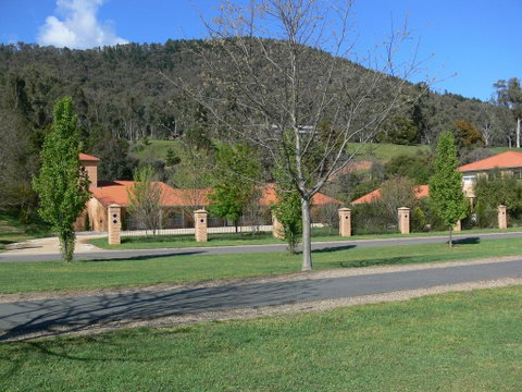 Bright On Track - Maitland Accommodation 0