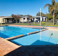 Broadwater Beach Cottage with WiFi - Maitland Accommodation