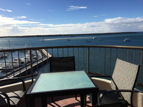 Broadwater Shores Waterfront Apartments - Maitland Accommodation 2