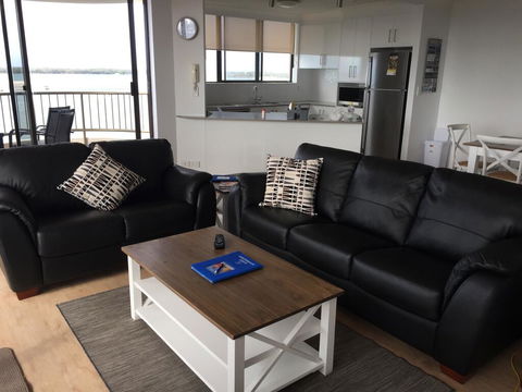 Broadwater Shores Waterfront Apartments - Maitland Accommodation 1