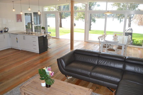 Bundalong Waterfront- 28 Graham Ave, Bundalong - Maitland Accommodation 2