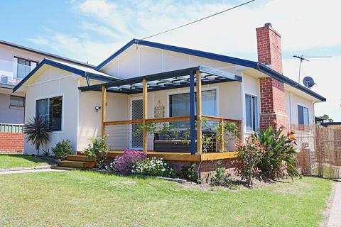 Bungo Beach House - Pet Friendly Home - Maitland Accommodation 0