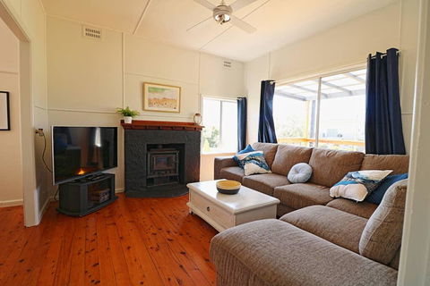 Bungo Beach House - Pet Friendly Home - Maitland Accommodation 2