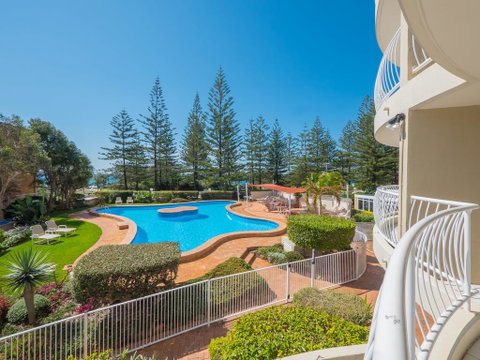 Burleigh Surf Apartments - Maitland Accommodation 2