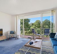 Bushwalk To The Beach From A Tranquil Apartment - Maitland Accommodation