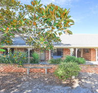 By the Beach - 30 Jetty Road - Maitland Accommodation