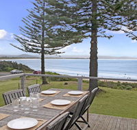By the Sea - SPECIAL OFFER 3 FOR 2 - Maitland Accommodation