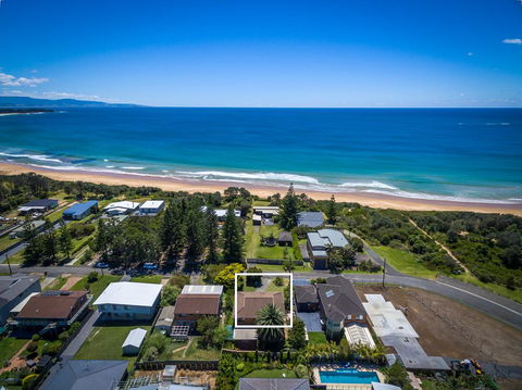 By The Sea, Culburra Beach - Maitland Accommodation 1